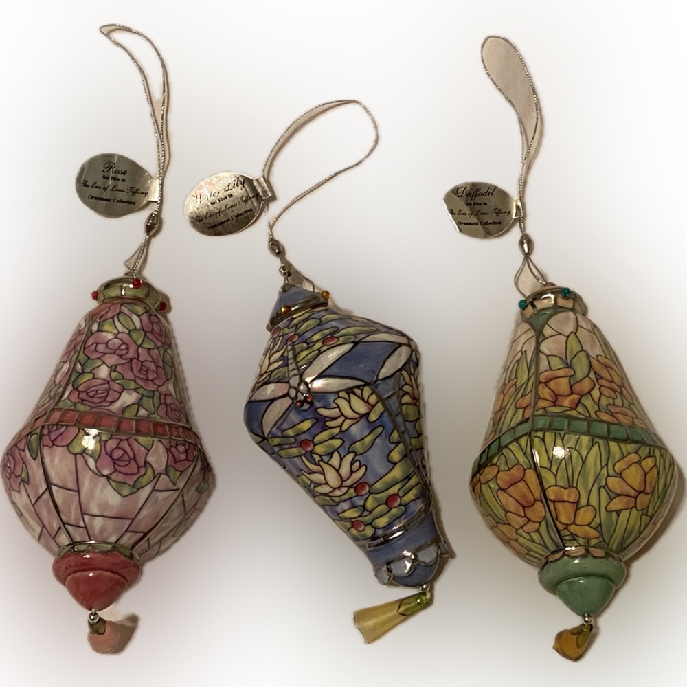 BRADFORD EDITIONS LOUIS TIFFANY HEIRLOOM PORCELAIN 2001 ORNAMENTS (set o…